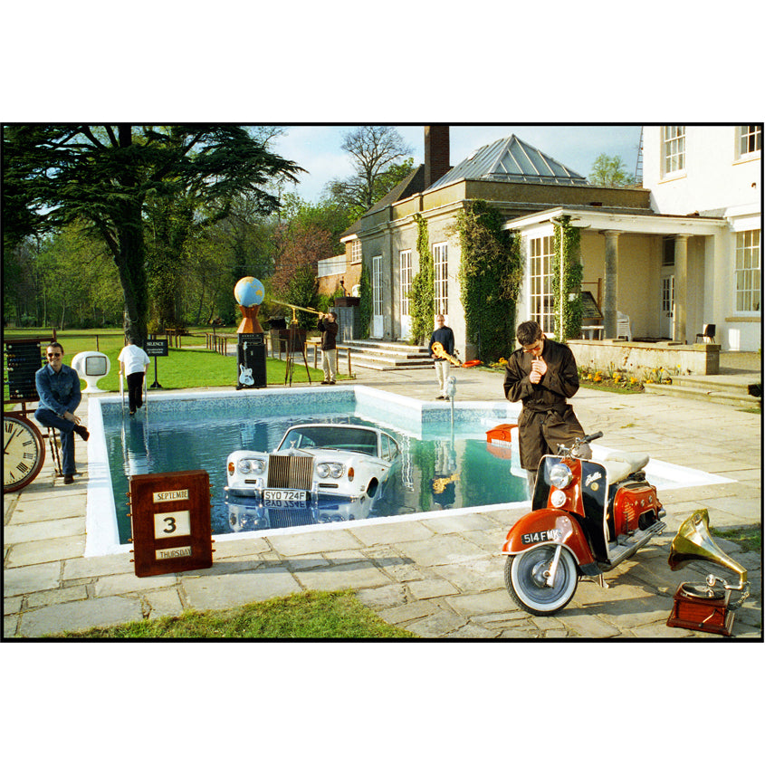 Oasis - Be Here Now - Front Album Cover